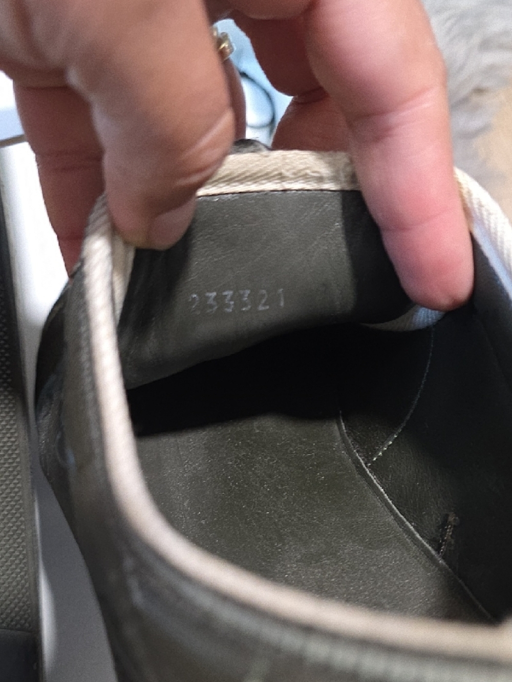 Gucci Men's Low-Top Leather Sneakers in Olive Green 9 - Picture 3 of 7